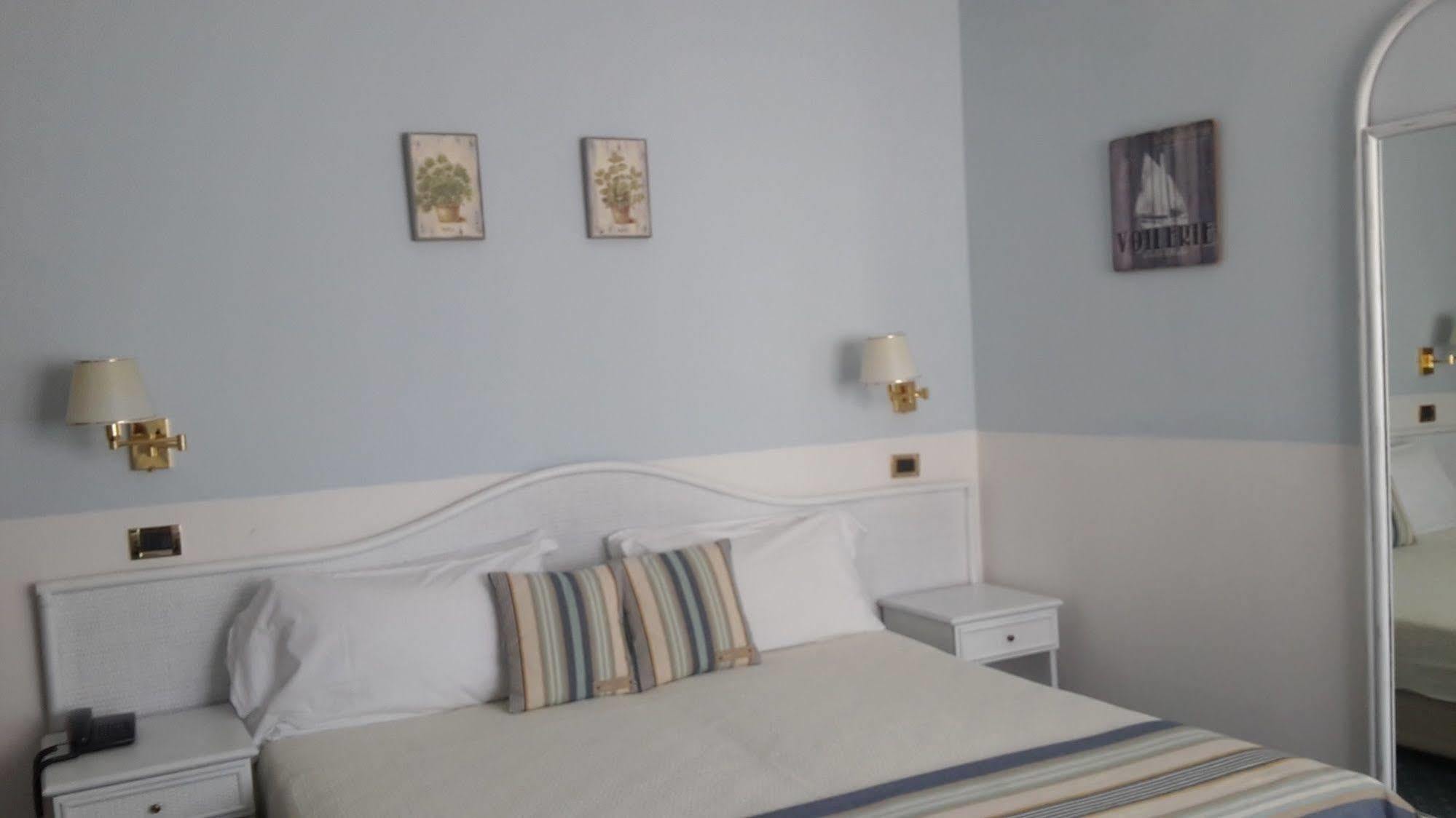 Hotel Villa Tiziana Venedik-Lido Dış mekan fotoğraf