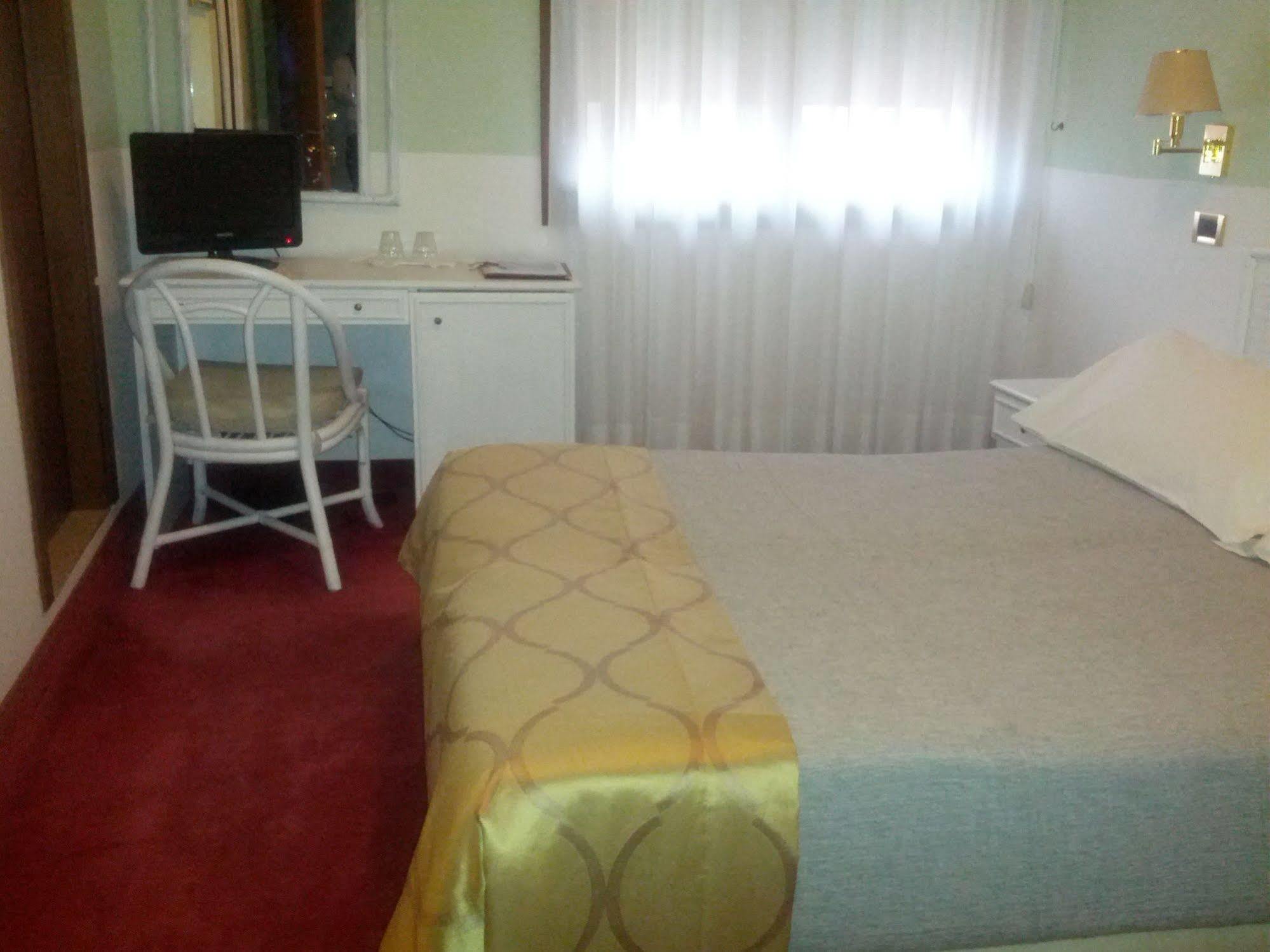 Hotel Villa Tiziana Venedik-Lido Dış mekan fotoğraf